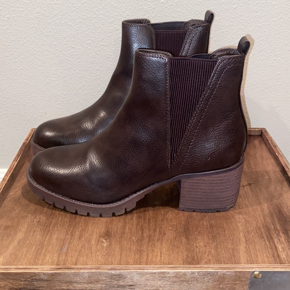 MIA chocolate leather ankle boots size 10 - Picture 3 of 7
